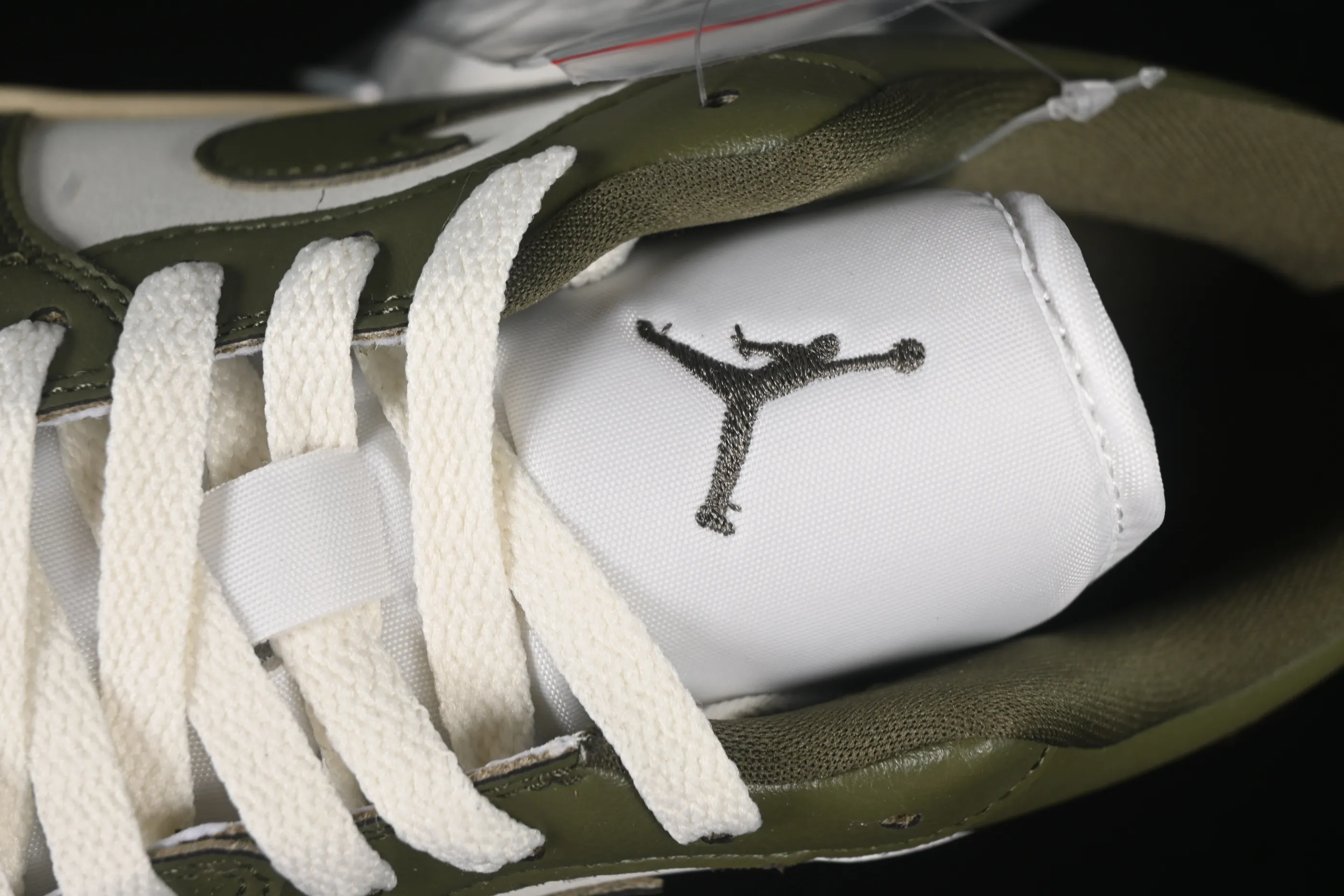 All categories Air Jordan Jordan series basketball shoes Air Jordan 1 Low Air Jordan 1 Low AJ1 Joe 1 army green and white low-top cultural and leisure sports sneakers DC0774-122